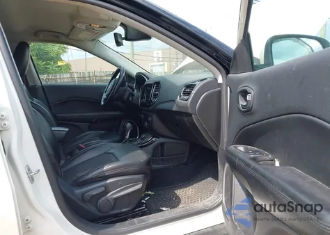 2019 Jeep Compass Altitude 4X4 из США, поврежденный, VIN 3C4NJDBB6KT792170